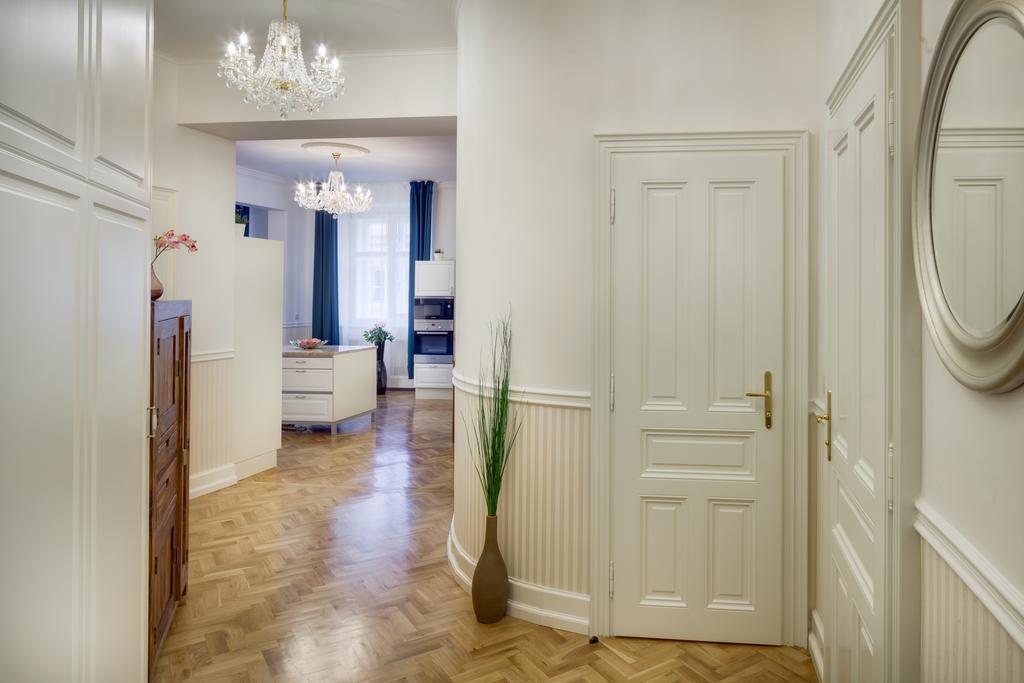 Smetanovo Nabrezi - Riverview Old Town Apartment Прага Екстер'єр фото