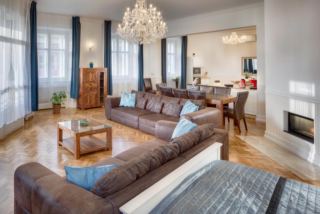Smetanovo Nabrezi - Riverview Old Town Apartment Прага Екстер'єр фото