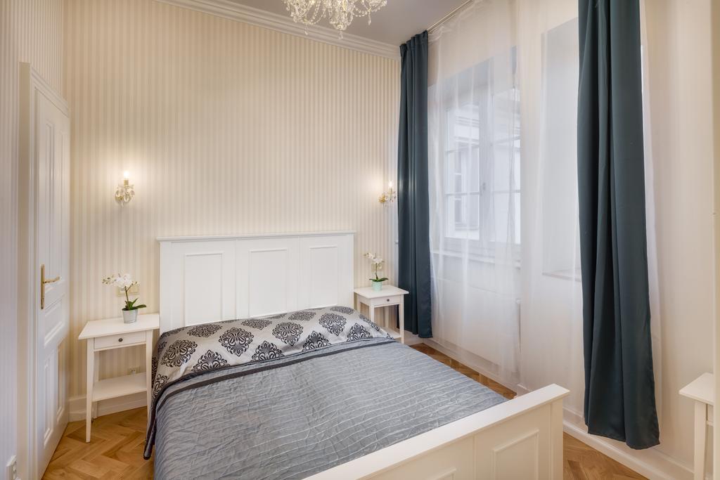 Smetanovo Nabrezi - Riverview Old Town Apartment Прага Екстер'єр фото