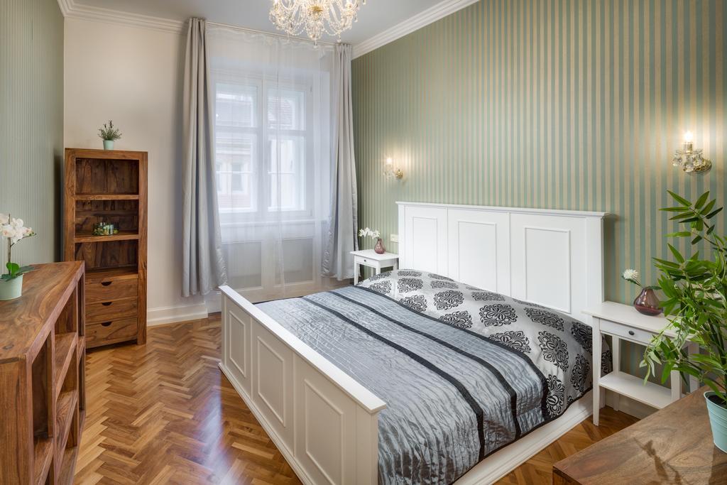 Smetanovo Nabrezi - Riverview Old Town Apartment Прага Екстер'єр фото